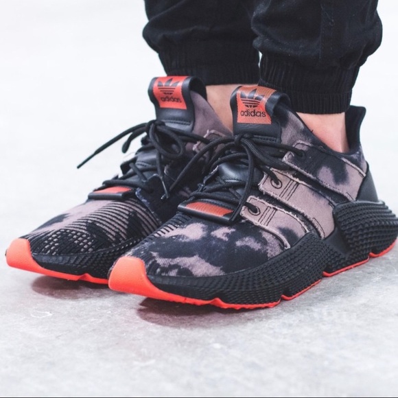 Adidas Prophere Core Black /Solar Red Running Shoe - Picture 2 of 3
